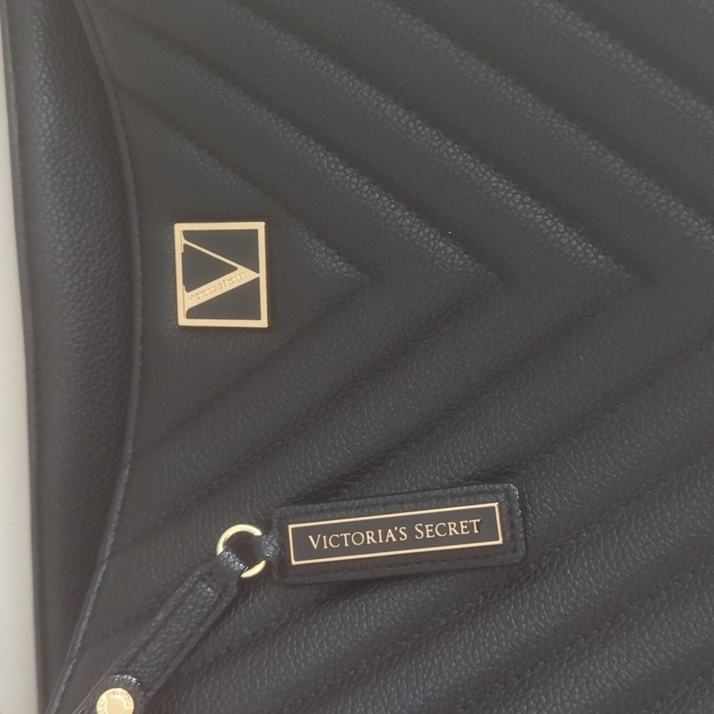 Victoria's Secret Pocketbook - Picture 2 of 13